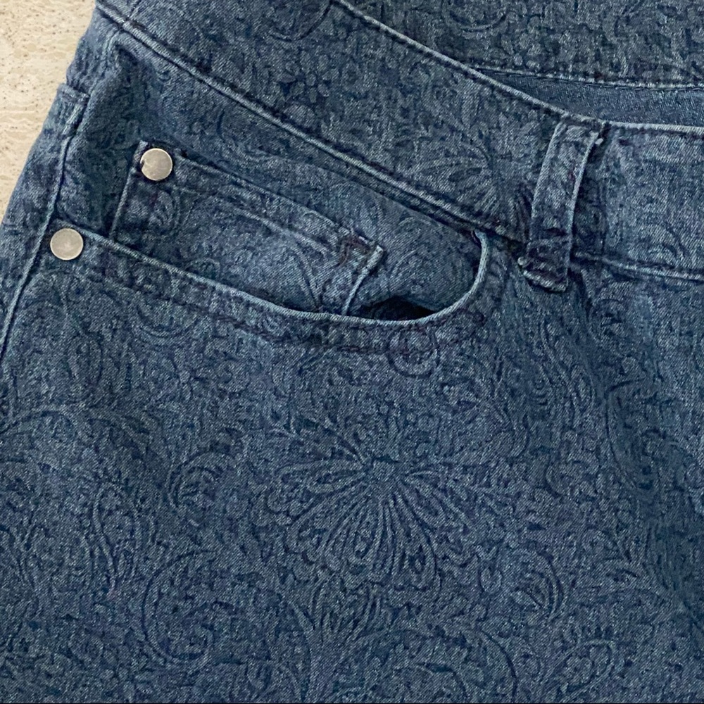 ⭐️2 x HOST PICK⭐️ Christopher & Banks Embossed Jeans
